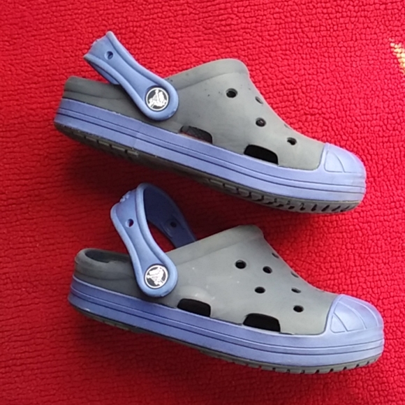 Crocs size J1, black and blue. Good used condition - Picture 2 of 8